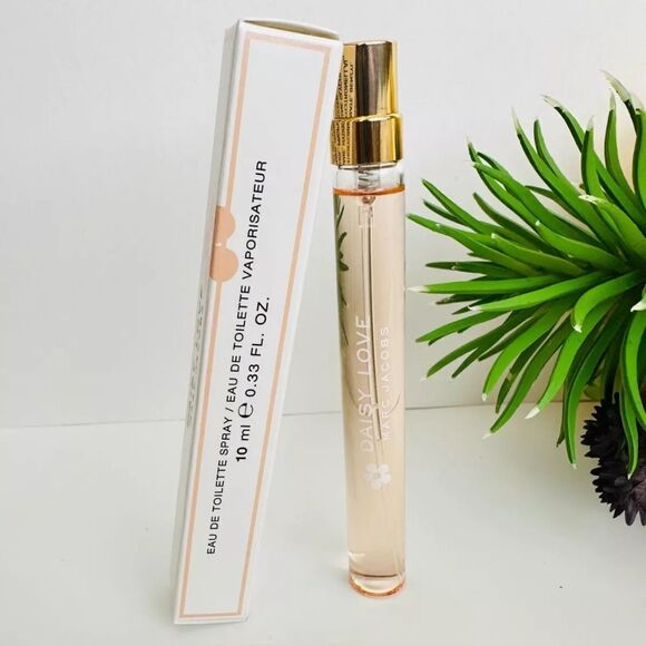 Marc Jacobs Daisy Love Eau de Toilette Travel Spray 10ml - New - Picture 5 of 17
